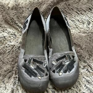 BKE Buckle Grey Embellished Beaded Canvas Lace Detail Patchwork Ballet Flats Sz8